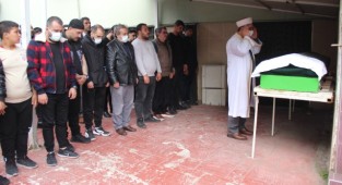 Kazada hayatını kaybeden 2 genç toprağa verildi