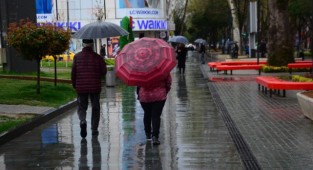 Kocaeli yağmurlu güne merhaba dedi