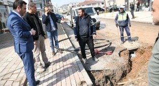 Özlü üst yapı çalışmalarını yerinde izliyor