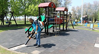 Çocuk parkları tek tek onarılıyor