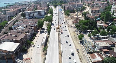 D-100’de birer şerit trafiğe kapatıldı
