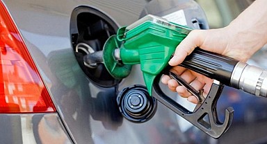 Gece yarısı benzine ve motorine zam geldi