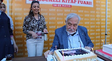 İlber Ortaylı, yeni yaşını kitap fuarında kutladı