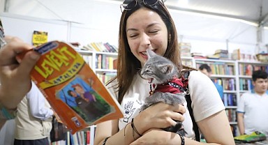 Luna kitap fuarının maskotu oldu