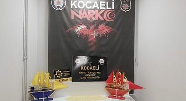 Maket gemilere uyuşturucu hap saklamışlar