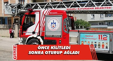Küçük çocuk annesi ve kardeşini banyoya kilitledi