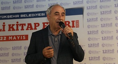 Nurullah Genç, “Şiir insan ruhunun en saf sesidir”