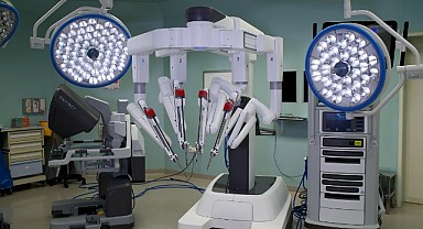 Robot simülatörü Anadolu Sağlık Merkezi’nde