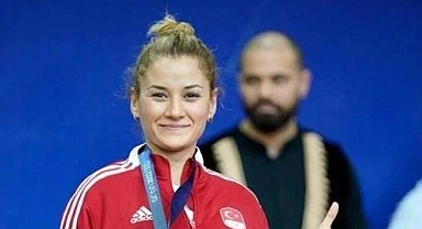 Kağıtsporlu Tuğba Madalyayı aldı
