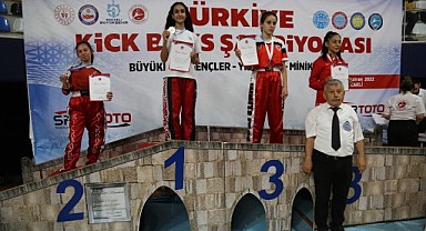 Kick Boks’un şampiyonları Kocaeli’de vitrine çıktı
