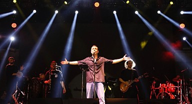 Oğuzhan Koç konseri yoğun ilgi gördü