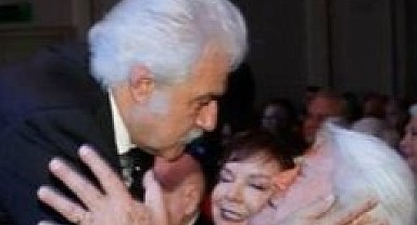 Serdar Gökhan acı haberi alınca yıkıldı!