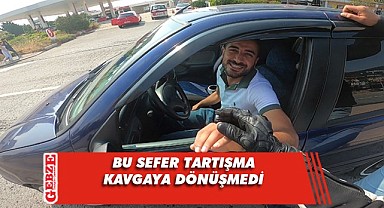 Tatlı dil, trafikte kavganın önüne geçti