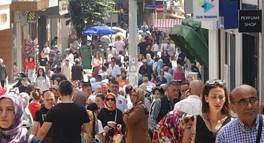 Bayram arifesinde alışveriş yoğunluğu yaşandı