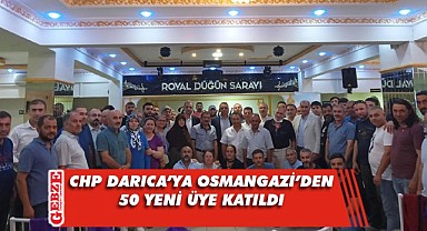 CHP Darıca'da yeni üyelere rozet takıldı