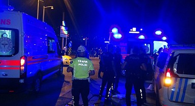 Cip, ekip otosuna çarptı! 2 polis yaralandı