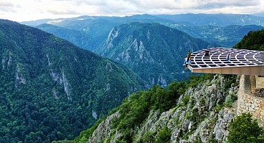 Kocaeli'ndeki seyir terasının manzarası büyülüyor