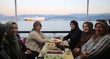 Mehtap turuyla Körfez'in tadını çıkarıyorlar