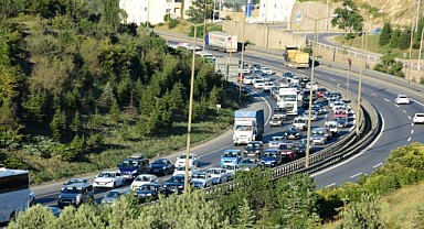 TEM'de İstanbul istikametinde trafik yoğunlaştı