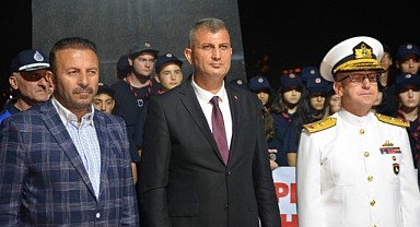 Deprem saatinde dualarla anıldılar
