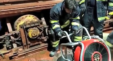 Derince Limanı'ndaki gemide yangın paniği!