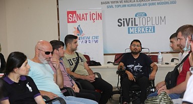 Engelli bireyler temel oyunculuk eğitimi alıyor