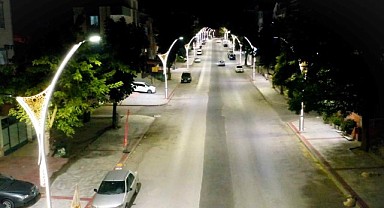 Körfez Akşemsettin Caddesi ışıl ışıl oldu