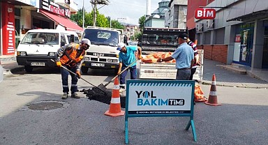Yol ve kaldırımlar tek tek onarılıyor