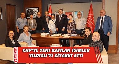 CHP Kocaeli, yeni üyelere rozet taktı