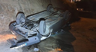 Kontrolden çıkan araç, inşaat alanına uçtu