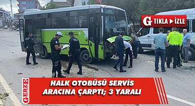 Lastiği patlayan halk otobüsü, servise çarptı