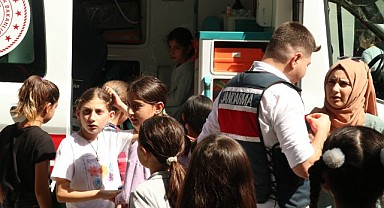 Minik öğrencinin yaramazlığı sınıfı hastanelik etti