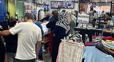 Okul kıyafeti satan işletmelerde yoğunluk yaşanıyor