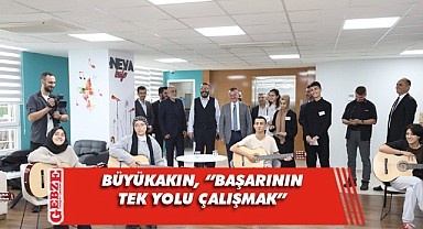 Akademi Lisesi'nde ilk dersi Büyükakın verdi