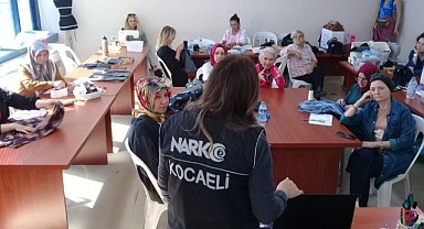 Anneler, uyuşturucuya karşı bilinçlendiriliyor