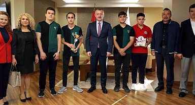 Büyükakın, “Gençlerimizi desteklemeye devam edeceğiz “