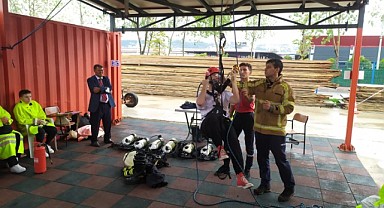 Büyükşehir İtfaiyesi üniversiteli gençlere eğitim verdi