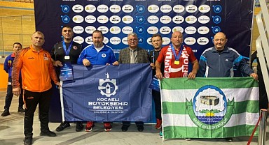 Güreşçiler Bulgaristan'da kürsünün zirvesinde