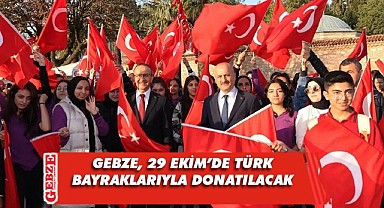 Kent protokolü, Gebze'de binlerce bayrak dağıttı