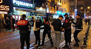 Kocaeli'ndeki eğlence mekanlarına şok baskın