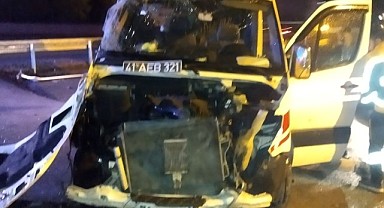 Kontrolden çıkan ambulans kaza yaptı!