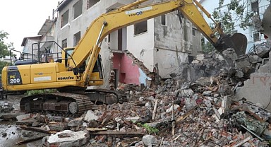 Mehmet Ali Paşadaki 4 bina yıkıldı
