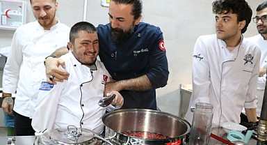 Özel öğrenciler yemek yarışmasında hünerlerini sergiledi