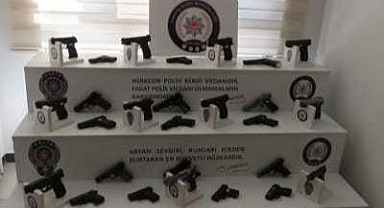 Polis ekiplerinin aramasında çok sayıda silah ele geçirildi!
