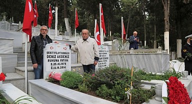 Şehit pilot mezarı başında anıldı