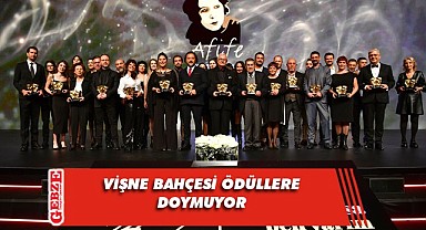 Vişne Bahçesi yılın en başarılı oyunu seçildi