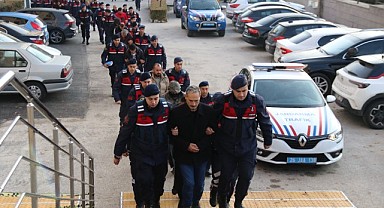 100 milyon TL’lik kablo çaldıkları belirlenen 20 şüpheli adliyede