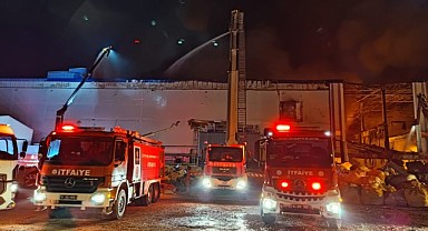 Bursa'daki yangına Büyükşehir itfaiyesinden müdahale