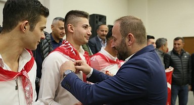  Dualarla asker ocağına uğurlandılar