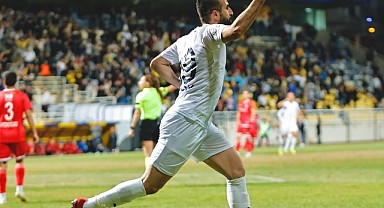 Erhan Çelenk atıyor, Bucaspor 1928 kazanıyor!